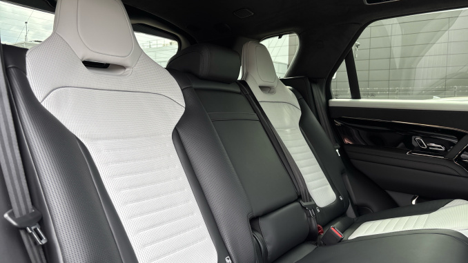 Land Rover Range Rover Sport 4.4 P635 V8 SV 5dr Auto Petrol Estate - Image 38